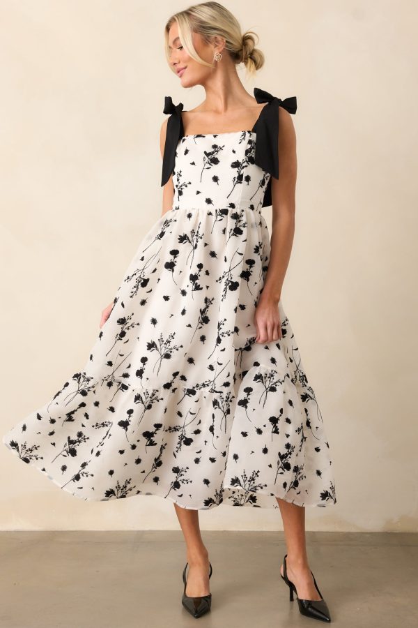 Right On Time Black Floral Embroidered Midi Dress For Sale - Image 3