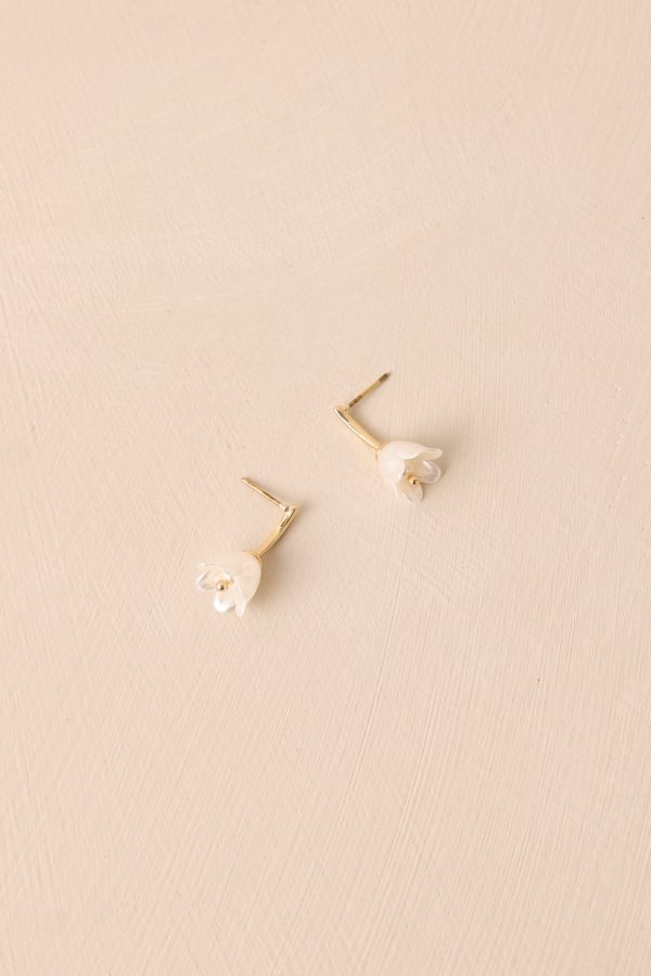 Heirloom Bloom Ivory Pearlescent Flower Drop Earrings Online Hot Sale - Image 4