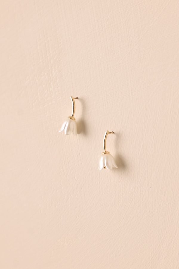 Heirloom Bloom Ivory Pearlescent Flower Drop Earrings Online Hot Sale - Image 3